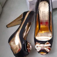 کفش پاشنه بلند