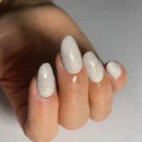 تخفیف ویژه کاشت و ترمیم ناخن