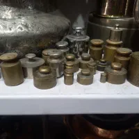 سنگ ترازو برنج قدیمی|کلکسیون اشیاء عتیقه|اراک, |دیوار