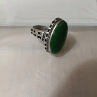 انگشتر سنگ یشم یا زمرد