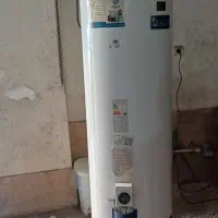 آبگرمکن ایستاده کارکرده بدون هیچ نقصی