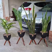 گلدان پلیمری پایه دار