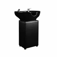 سرشور ایستاده