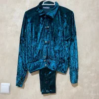 تعدادی لباس نو