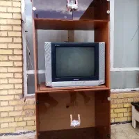 میز و تلویزیون