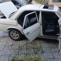 بنز ۲۳۰ دانشجوی