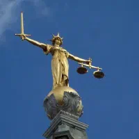 وکیل دادگستری|خدمات مالی، حسابداری، بیمه|شیراز, چنچنه|دیوار