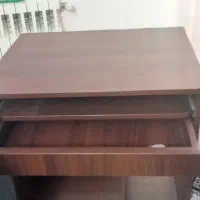 میز تحریر و کامپوتر
