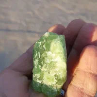 سنگ زمردوسنگ یشم اوپال سختی ۹به شرطت