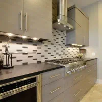 خانم امور منزل