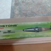 تابلو نقاشی و جارو برقی