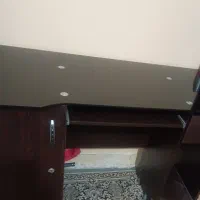 میز تحریر‌. ساعت ایستاده