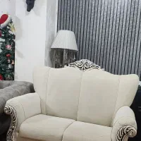 مبل ۷ نفره با میز عسلی ساده چوبی