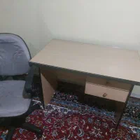 میز کامپیوتر وصندلی گردان در حد نو