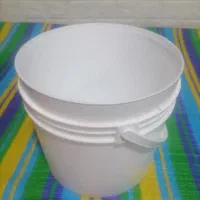 سطل ماستی 8 کیلو یی در حد نو