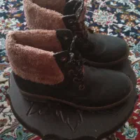 پوتین و کفش کاملن سالم|کیف، کفش، کمربند|آستانه اشرفیه, |دیوار