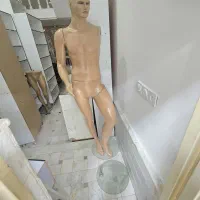 قفسه ، میز ، اتاق پرو ، و مانکن|فروشگاه و مغازه|قم, چهل درخت‎|دیوار