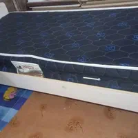 تخت یک نفره کاملا سالم با تشک