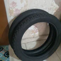 یک جفت لاستیک پهن هوندا