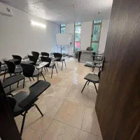 اجاره روزانه و ماهانه فضای آموزشی|اجارهٔ کوتاهمدت دفتر کار و فضای آموزشی|اصفهان, نقش جهان|دیوار