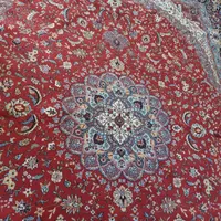 فرش ماشینی دسته دوم تمیز تازه شسته شده بدون پارگی