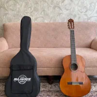 گیتار یاماها c40