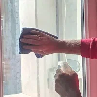 نظافت راه پله و شیشه پنجره