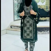 نگین کوبی روی انواع لباس بلوچی چادر شال و...|لباس|کهنوج, |دیوار