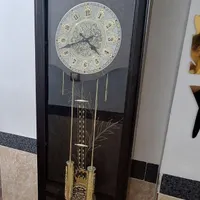 ساعت چوبی در حد نو