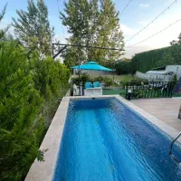 کلبه چوبی با استخر اب گرم|اجارهٔ کوتاه‌مدت ویلا و باغ|گلوگاه بابل (گلیا), |دیوار