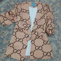 مانتو|لباس|رباطکریم, کیکاور|دیوار