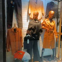 مانکن و رگال ویترین