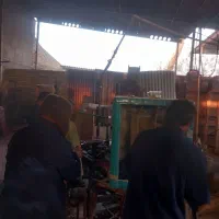 کار در. کارخانه بلور سازی