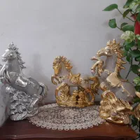 مجسمه طلایی مجسمه چینی مجسمه اسب کاملا سالم|مجسمه، تندیس، ماکت|تهران, شهرک شریعتی|دیوار