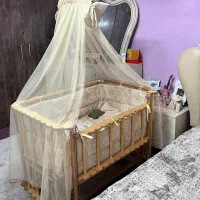 تخت کنار مادر-گهواره