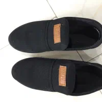 کفش اسپورت برای پیاده روی و ورزش رنگ مشکی