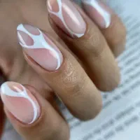 اموزش و خدمات ناخن بصورت تضمینی با ۵ سال سابقه کار