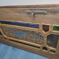 مقداری رختخواب و بالشت و میز و در چوبی و کالا سکه|حراج|ایذه, |دیوار