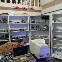 ویترین وقفسه شیک جهت مغازه وفروشگاه ومیز پیشخوان