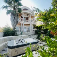 دوبلکس/۳۰۰متری/استخردار/سند ششدانگ