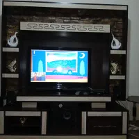 اس سی دی ۳۲ همراه میز