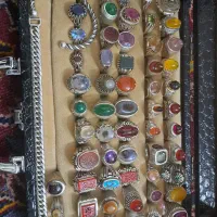 فروش انگشتر نقره دستساز با بیست درصد تخفیف