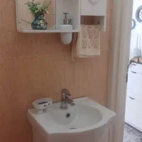 سرویس رو شویی و کمد دستشویی در حد نو تمیز