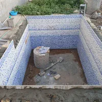 استاد وبنای کاشی کار کف وبدن با اکید