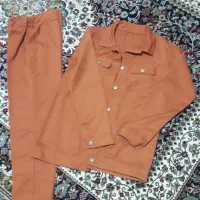 تعدادی لباس و پالتو