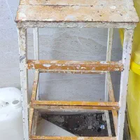 چهارپایه جنس کامل آهن