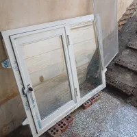 پنجره آلومینیوم سفید در حد نو