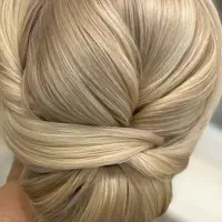شنیون ۲۰۰ میکاپ ۴۰۰|خدمات آرایشگری و زیبایی|کنگاور, |دیوار