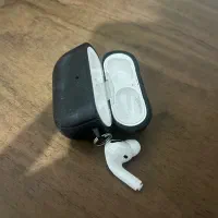 ایرپاد پرو سفید اصل(یک گوش گم شده است)