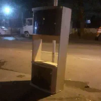 میز تلویزیون ویترین دار در حد نو